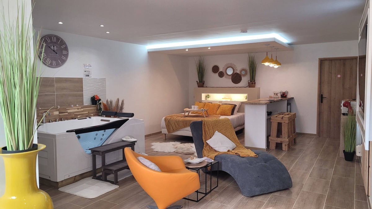 La Bassee Apartment | Studio Privatif Avec Spa, Espace Détente au Calme