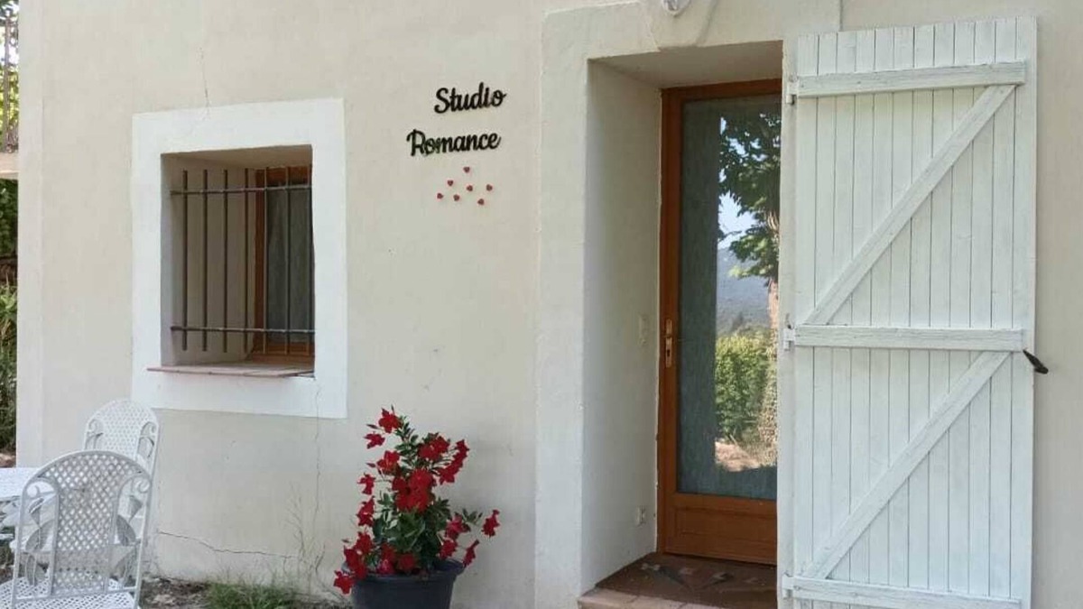Carnoules Apartment | Studio Romance