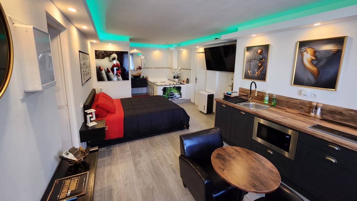 Saint-Assiscle Apartment | Studio Romantique Avec Jacuzzi