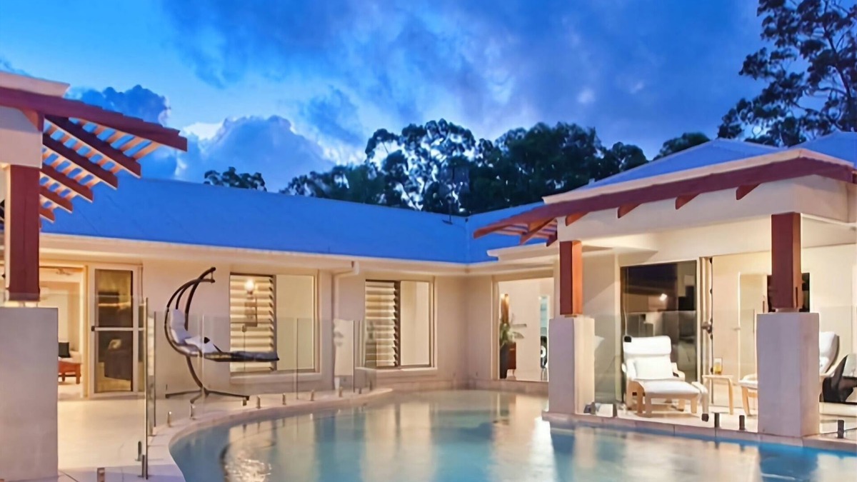 Noosaville Apartment | Studio room in luxury Home 5 min from the hussel and bussel of Noosaville