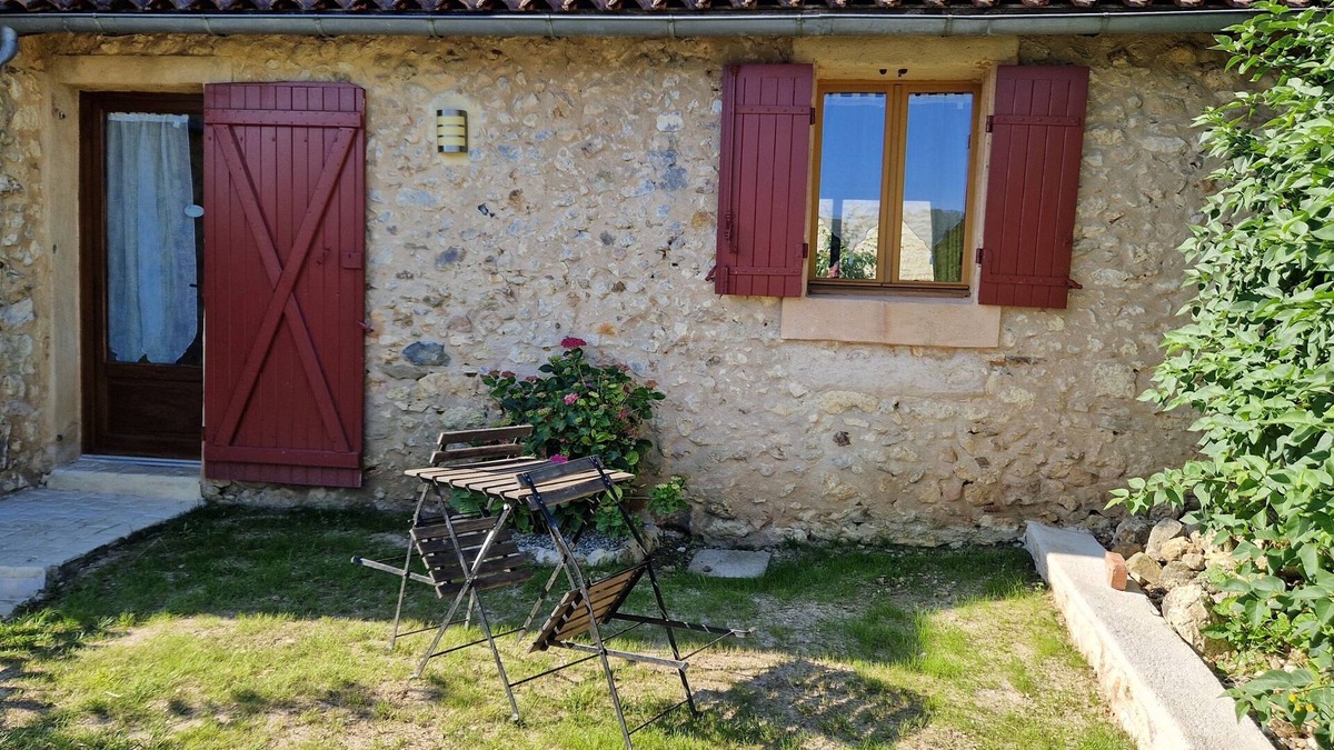 Bourgnac Apartment | Studio Rural au Calme en Périgord Pourpre. Animaux non Acceptés