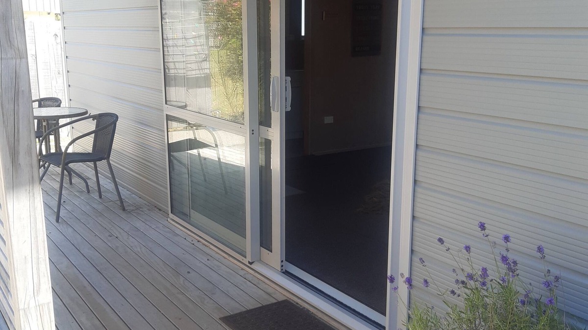 Raumati Beach Apartment | Studio steps away from Raumati villiage, and short walk to beach