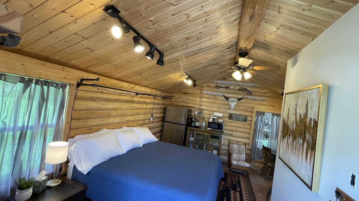 Dillon Apartment | Studio Style Cabin - In the heart of all things outdoors