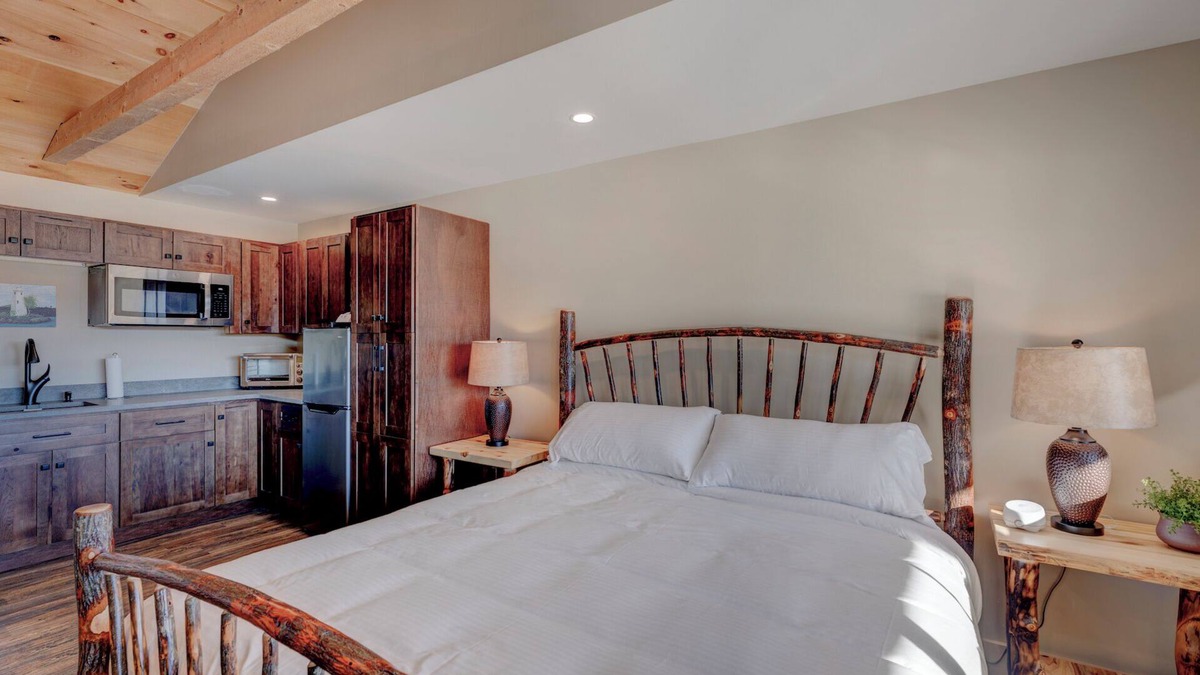 Sunapee Hotel | Studio Suite #4 at The Lodge | Minutes from Sunapee Harbor & Mount Sunapee