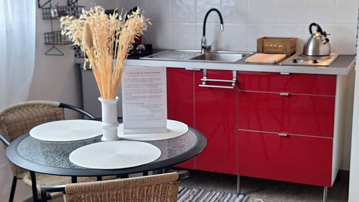 Villeneuve-les-Beziers Apartment | Studio with private patio