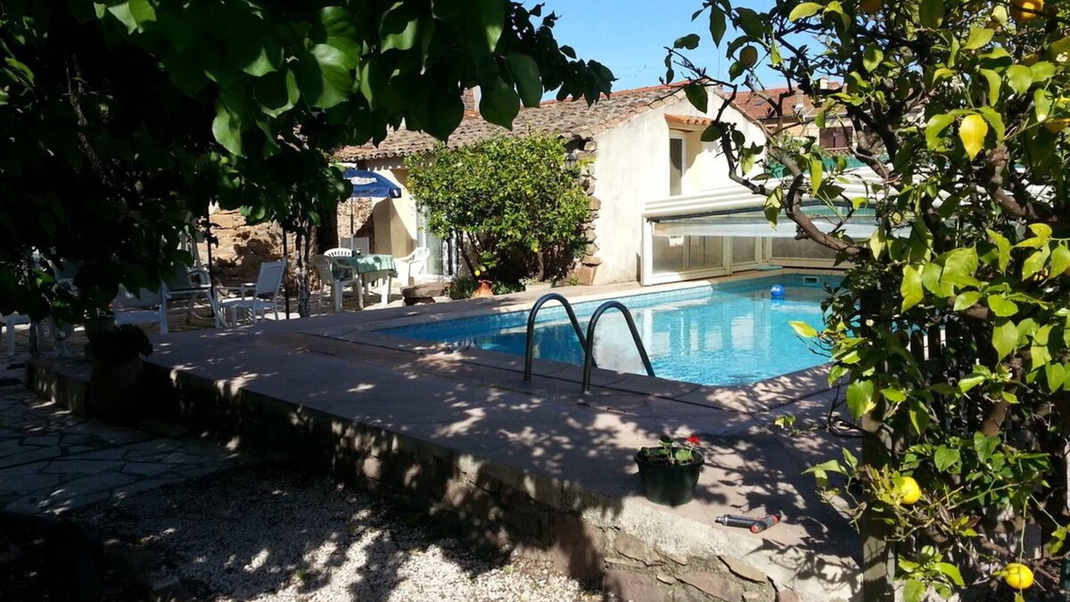Roquebrune-sur-Argens Apartment | Studio with pool in provençal garden 10 km from beaches