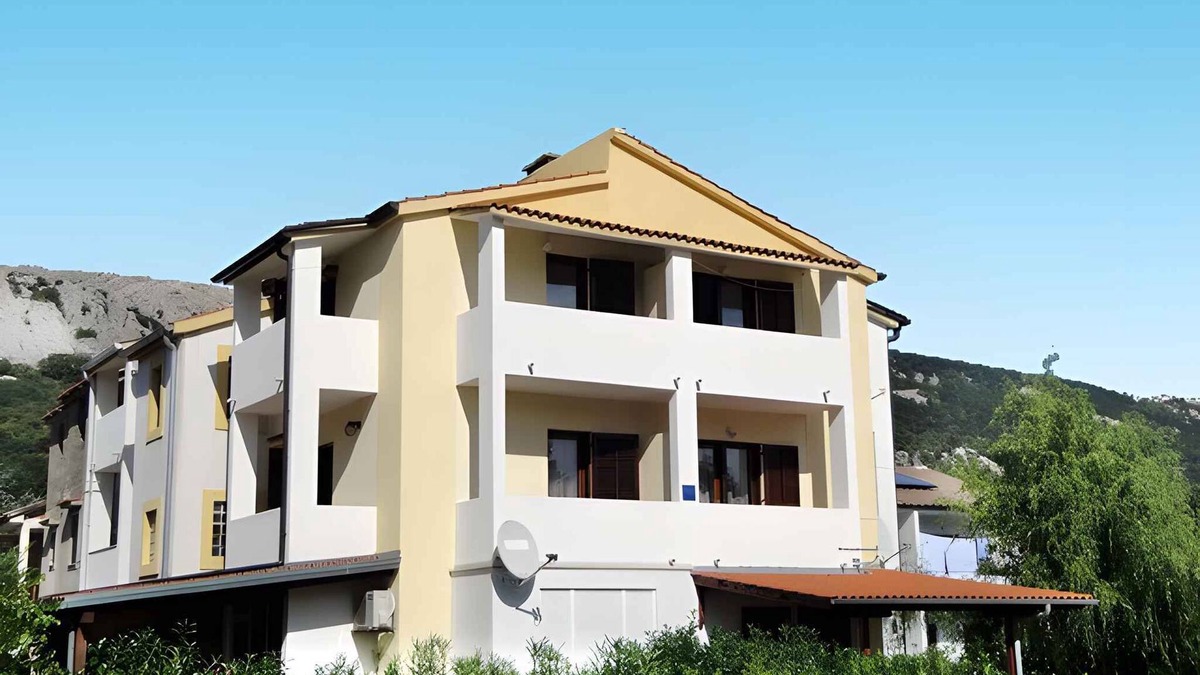 Baska Apartment | Studio with balcony and air conditioning