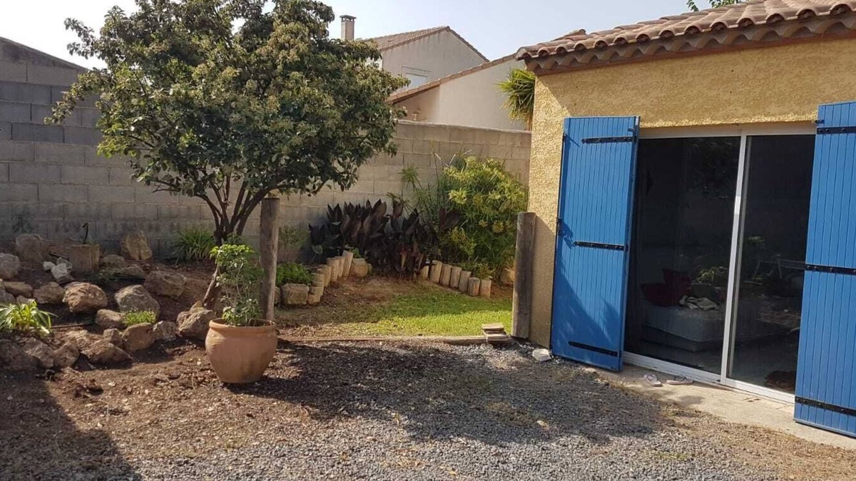 Nezignan-L'Eveque Apartment | Studio with garden and private parking