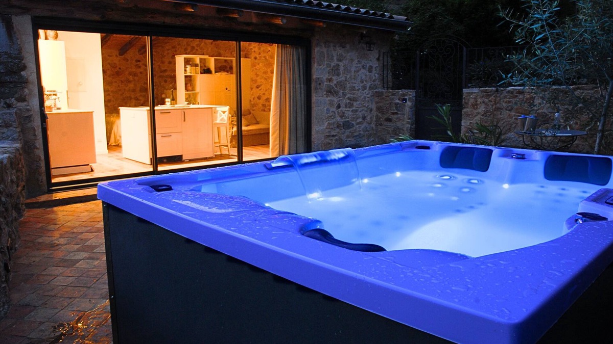 Lentilleres Apartment | Studio with luxury whirlpool in a hiker's paradise