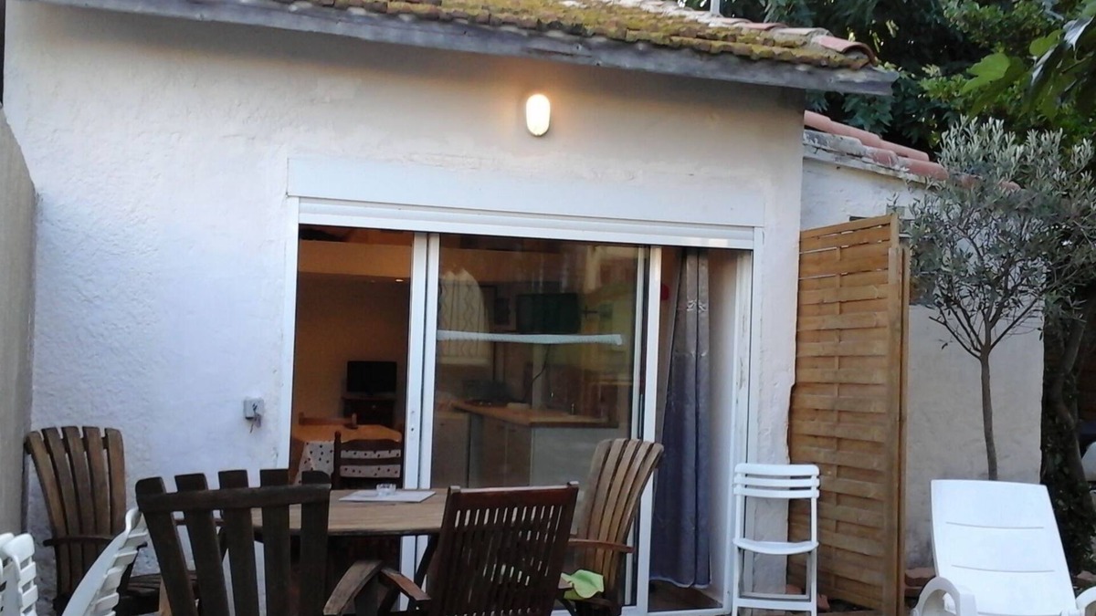 Le Grau-dʼAgde Apartment | Studio with mezzanine near the port, with garden