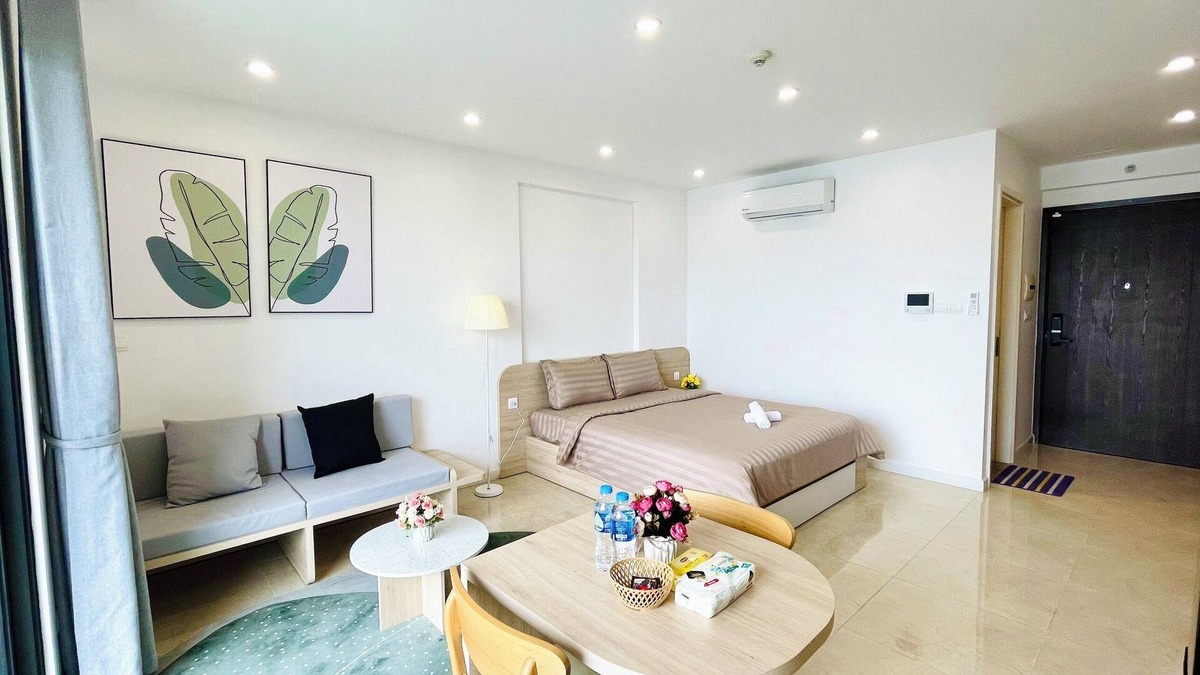 Trung Hoa Nhan Chinh Apartment | Studio with open view - Vinhomes D'Capitale