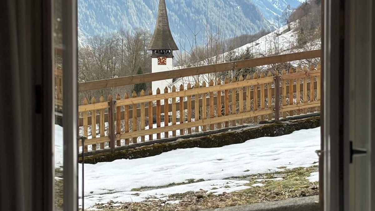 Lauterbrunnen Ski Chalet | Studio with Stunning Valley Views