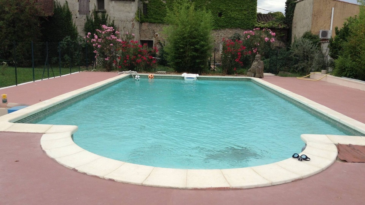 Violes Apartment | Studio with swimming pool in Provence, adapted for disabled
