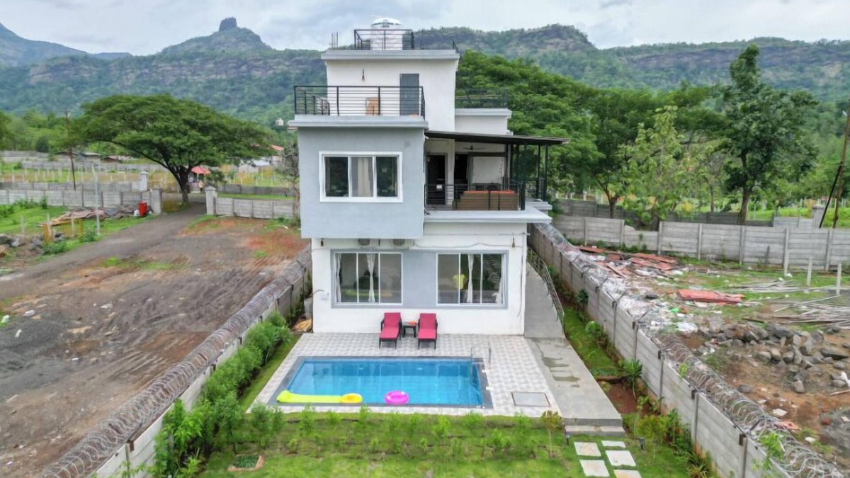 Karjat Villa | Stunning 4-Bedroom Villa with Private Pool - Perfect for Families or Groups