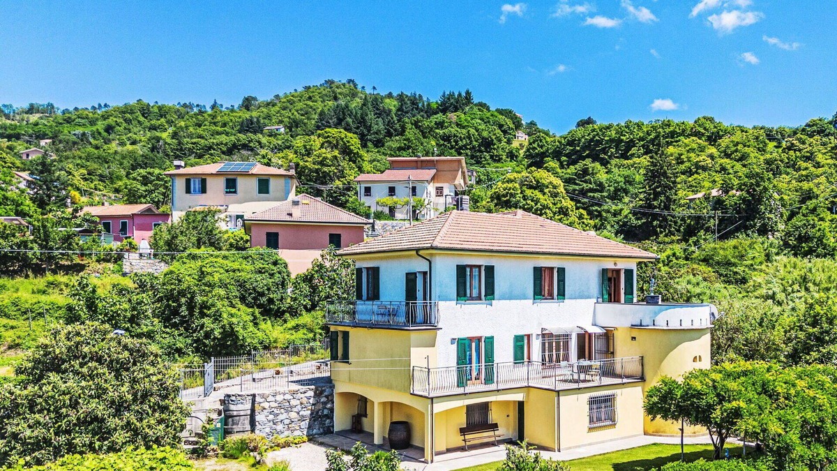 Velva Villa | Stunning private villa for 14 guests with WIFI, TV and patio