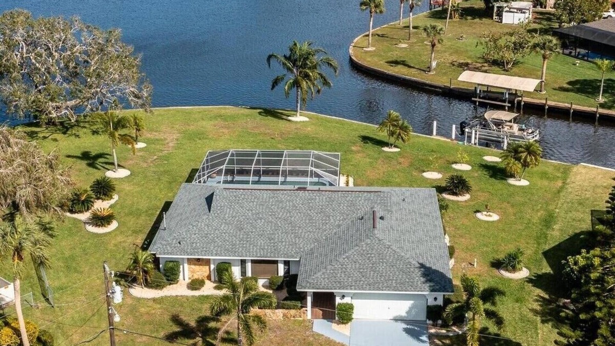 Port Charlotte House | Stunning 1+ acre Paradise Cove Villa