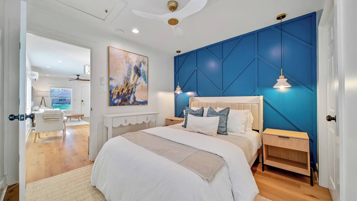 Houston House | Stunning 1 Bed/1 Bath only 4 Miles from IAH