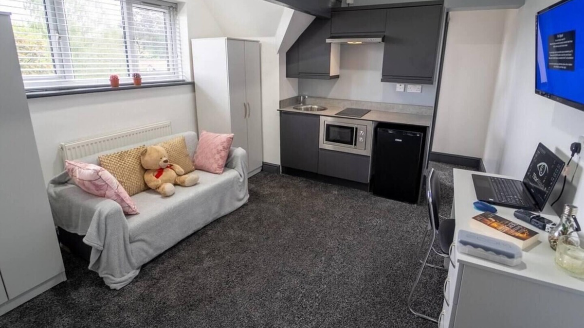 Selly Oak Apartment | Stunning 1-Bed Studio in Birmingham