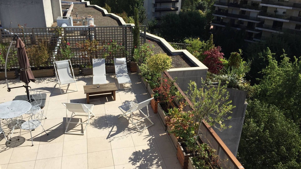 Neuilly-sur-Seine Apartment | Stunning 140 m² 2-bedroom penthouse (7th and 8th floor) with 100 m² terrace