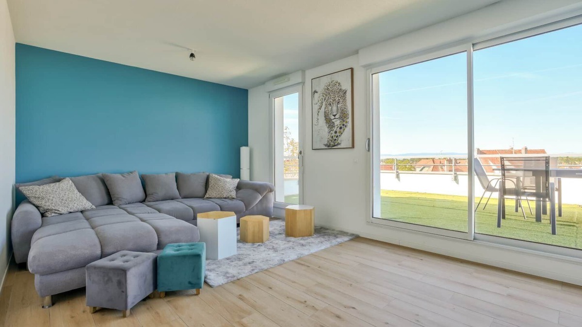 Poteries Apartment | Stunning 1BR Flat with Terrace and private parking