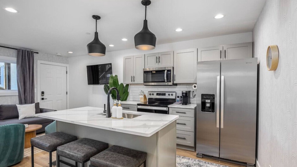 Hillsboro Village Apartment | Stunning 2 Bedroom, 3 Beds in Hillsboro Village - Walk to Restaurants