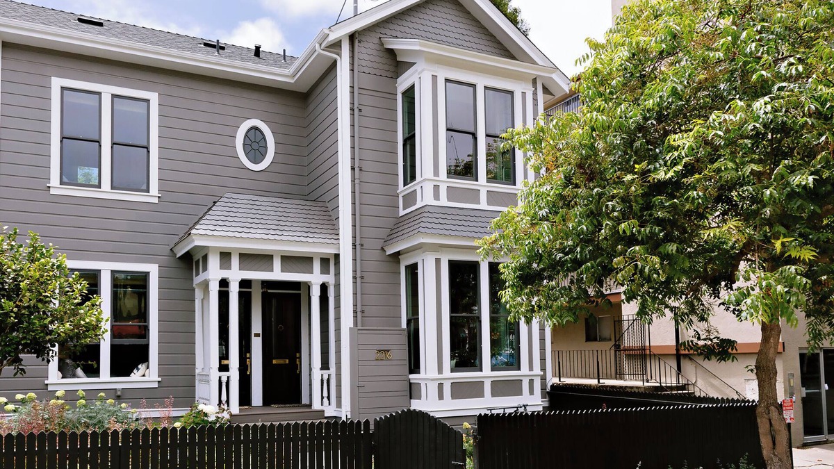 Downtown Berkeley Condo | Stunning 2 bedroom flat in charming Berkeley Victorian with AC, WiFi.