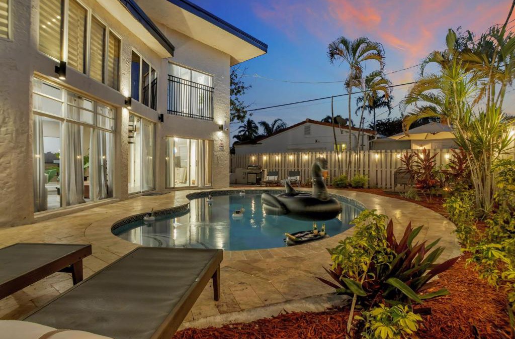 Wilton Manors House | Stunning 2 Story Villa with Pool