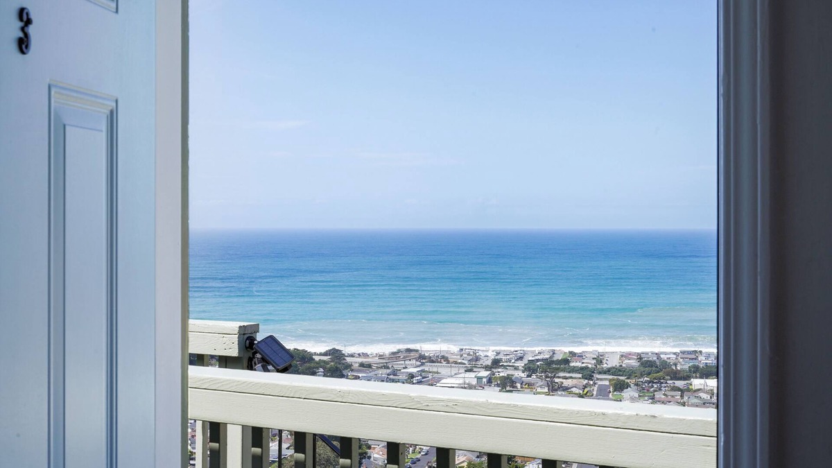 Pacifica Apartment | Stunning 2BR Ocean Mountain Sunset View