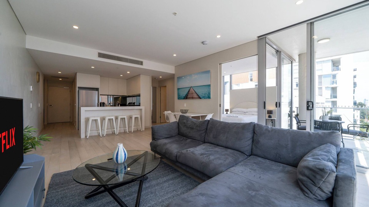Bondi Junction Apartment | Stunning 2BR w/Harbour Views in Bondi Junction