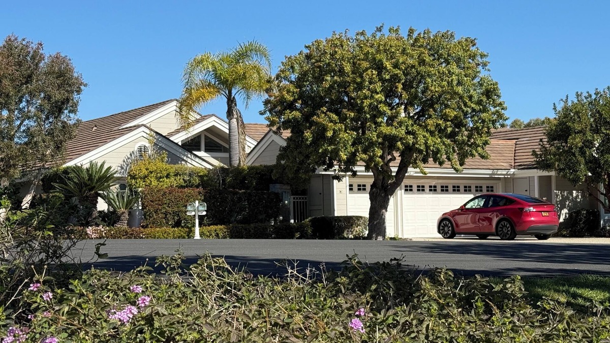 Turtle Rock House | Stunning 3-bedroom house in delightful Irvine w panoramic views & modern decor.