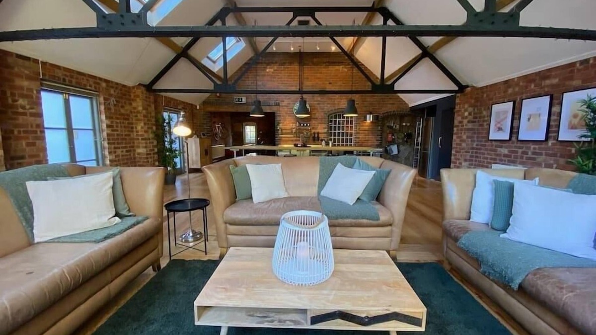 Whitacre Heath House | Stunning 3BD Character House near Coleshill