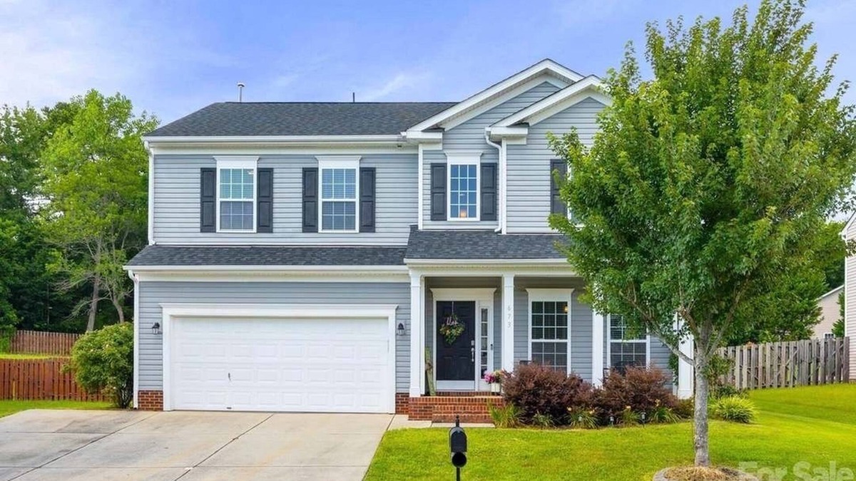 Rock Hill House | Stunning 3k sq ft 4-bedroom Family house in Rock Hill -9 mins from downtown-