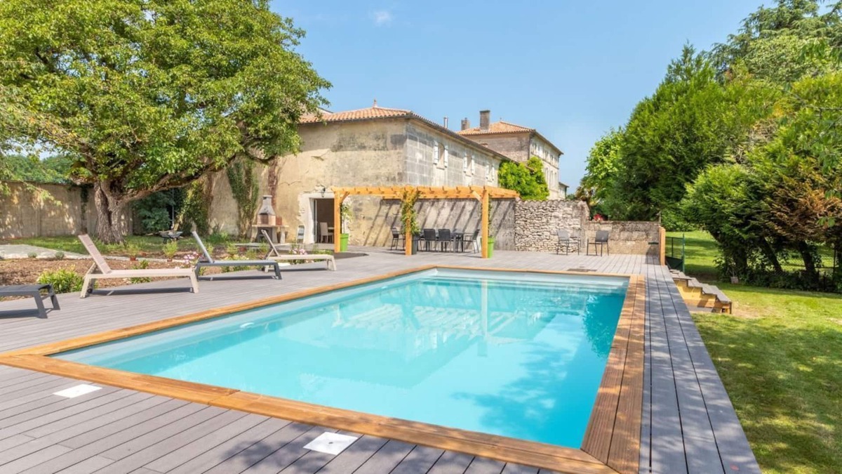 Louzac-Saint-Andre House | Stunning 4-bed house w/ private garden and swimming pool near Cognac, France