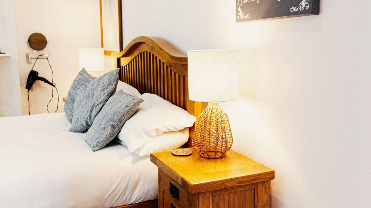 Queens Quarter House | Stunning 4 Bed | Queens Quarter Beside City Centre, Charming 4-bedroom Belfast Exclusive