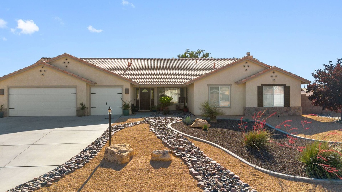 Apple Valley House | Stunning 4-bedroom 3-bath home with desert views