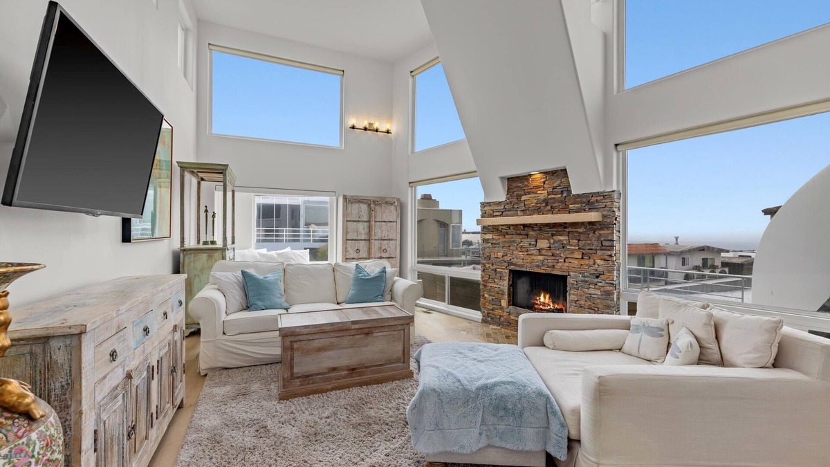 Gas Lamp Section House | Stunning 4 story Manhattan Beach Sand Section Home