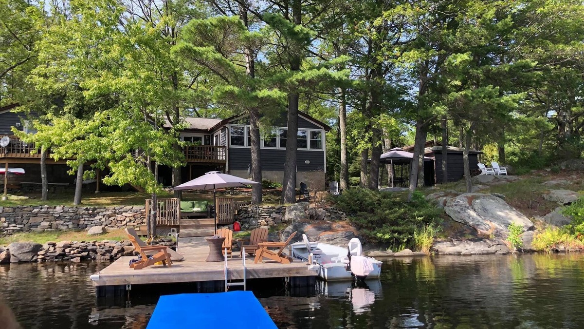 Arden Cottage | Stunning 5 Bedroom Lakehouse