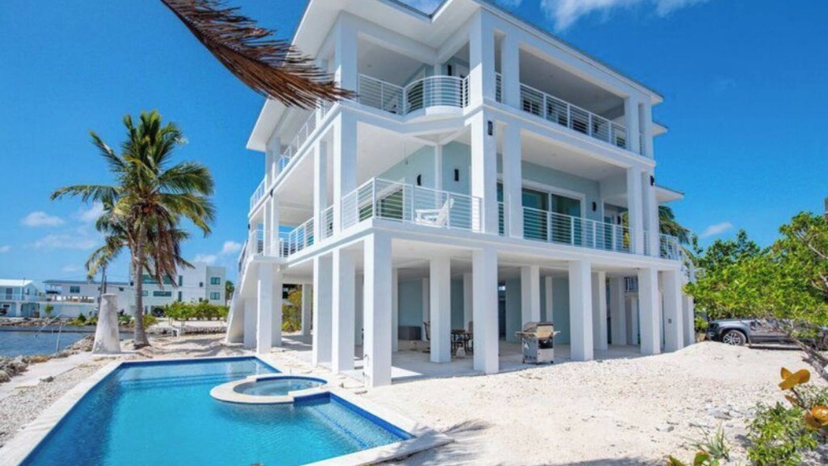 Big Pine Key House | Stunning 5 Bedroom Open Water Pool Home With Great Boating