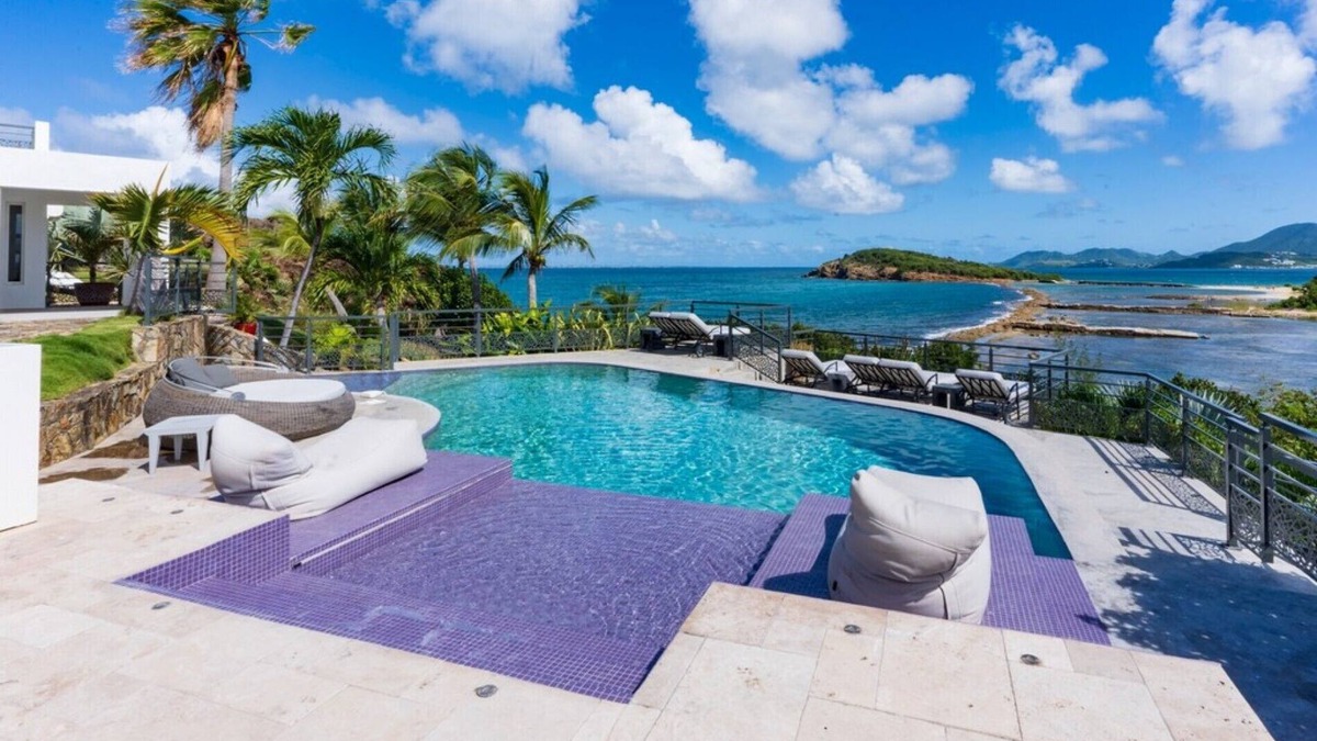 Nettle Bay Villa | Stunning 5 Bedroom Villa 8 Minutes Walk to the Beach in Terres Basses, St Martin