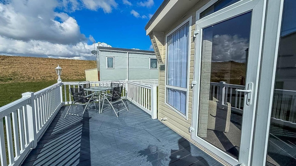 Walton on the Naze House | Stunning 6 berth caravan with decking at Naze Marine Holiday Park ref 17365BR