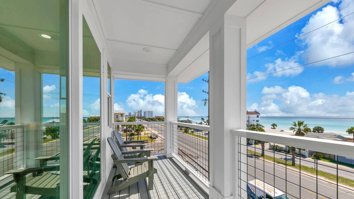 Bahama Beach House | ☀️Stunning 6BR Home-Private Pool-Across from Beach-Golden Seashell East☀️