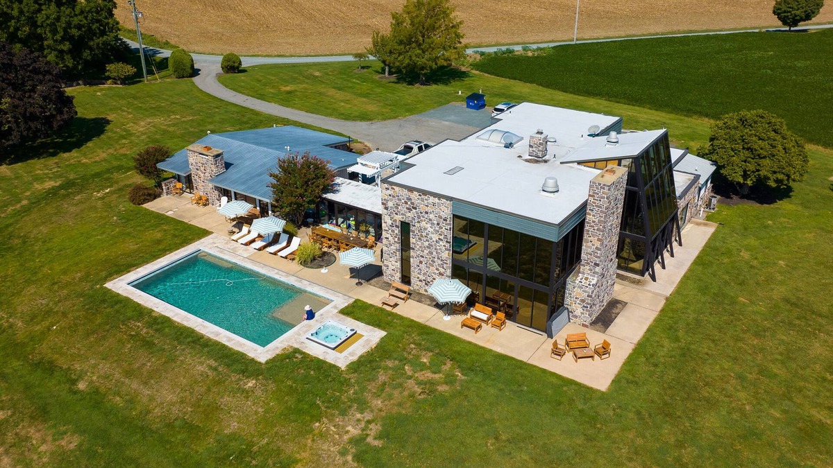 Rock Hall Villa | Stunning 9-Bedroom Villa on the Chesapeake Bay: Pool, Hot Tub, Boat Dock & Sauna