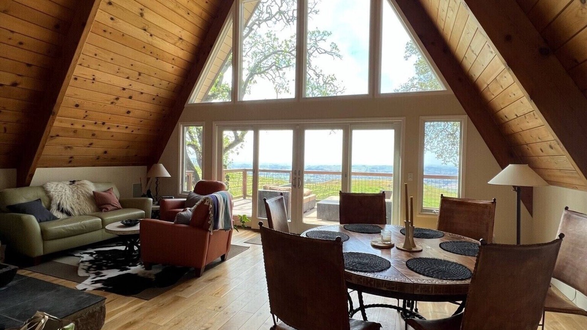 Penngrove House | Stunning A-frame on private vineyard with world class sunsets. Great for groups!