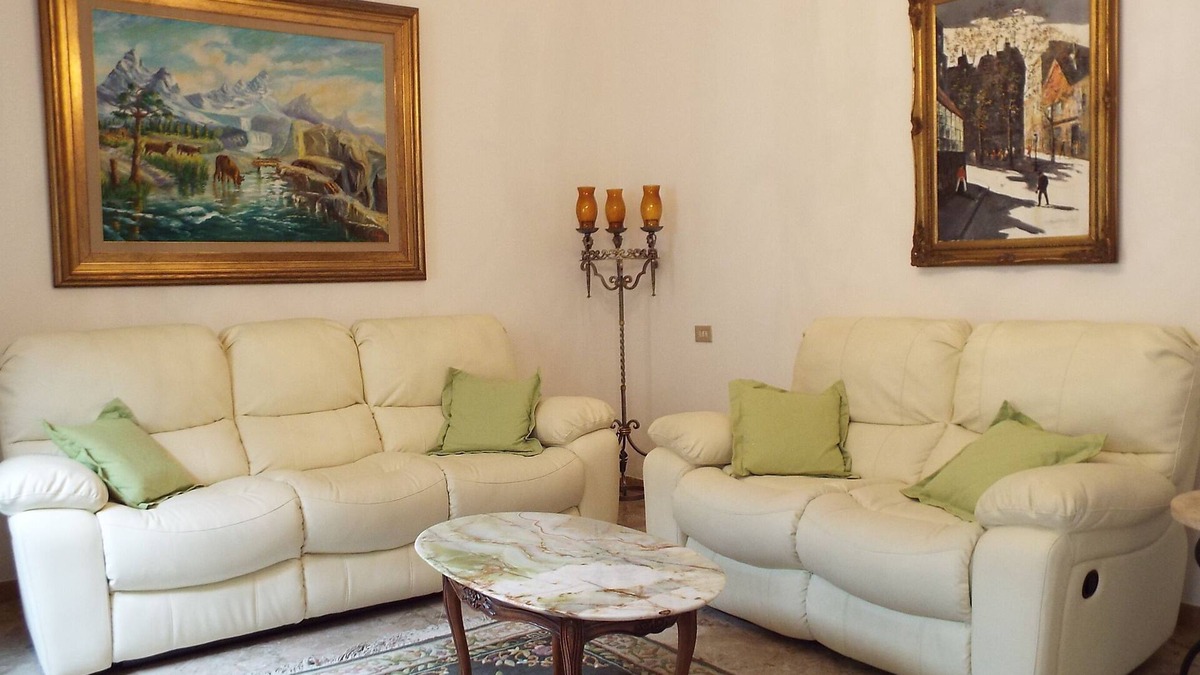 Montepulciano Apartment | Stunning and Enormous 3 Bedroom Apt. in Historical Center of Montepulciano