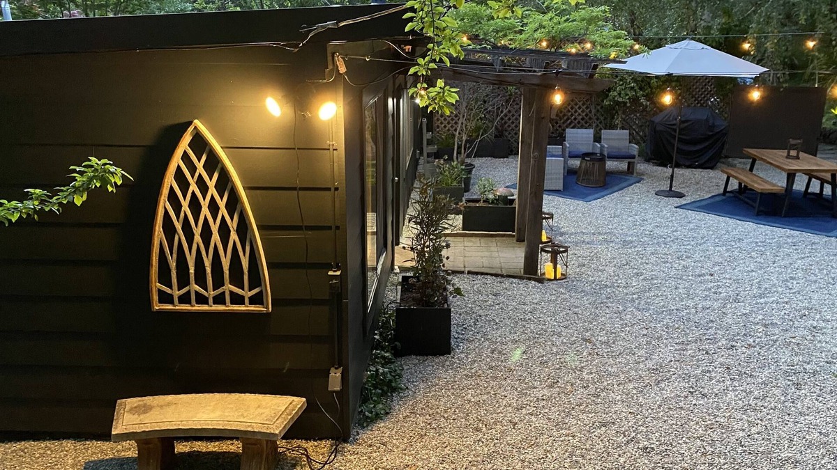 Forest Knolls House | Stunning and Tranquil Cottage Surrounded by Nature