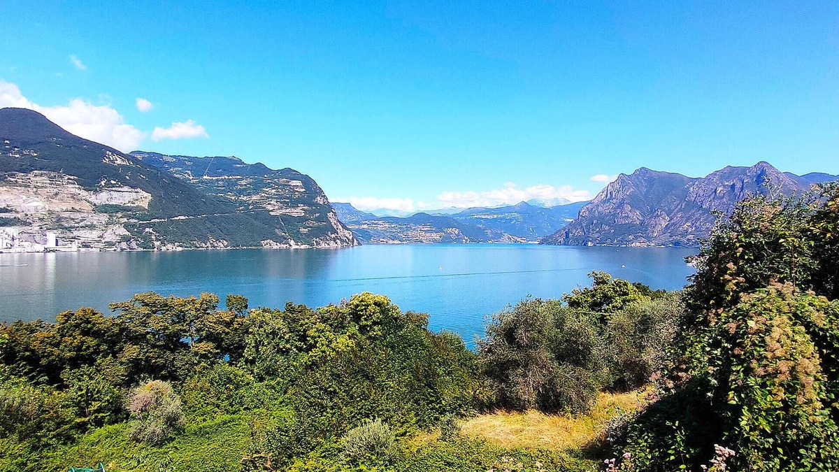 Peschiera Maraglio Apartment | Stunning apartment in Monte Isola
