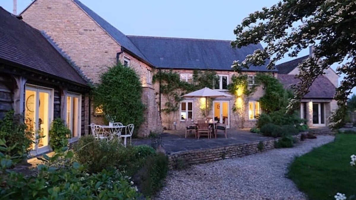 Enstone House | Stunning barn conversion, prized Cotswold location