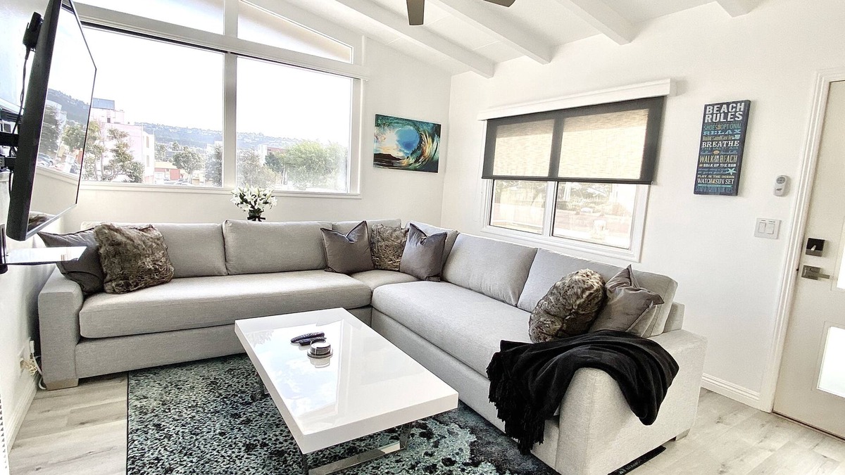 South Redondo Apartment | Stunning Beach Pad in Heart of Town - 2blks to Beach