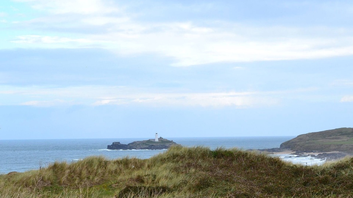 Gwithian Ski Chalet | Stunning beach-side chalet with a lighthouse view - Gwithian Towans, St Ives Bay