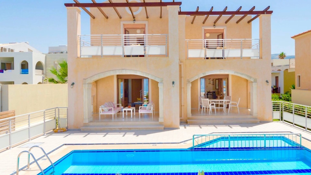 Rethymno Villa | Stunning beachfront villa with 6 bedrooms, private pool and beautiful interiors